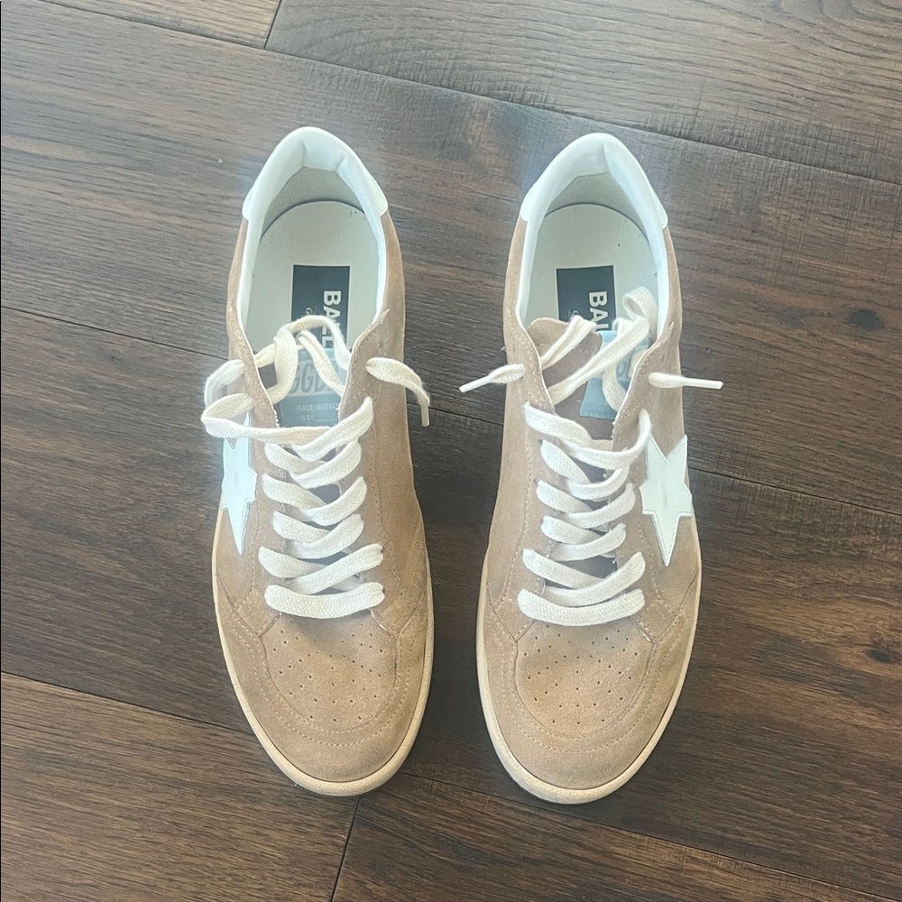 Golden Goose Tan and White Ball Stars